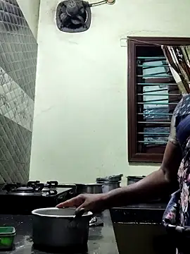 Snapshot of papukurty chatting on 6, 10, 2025 papukurty online show from 6, 10, 2025