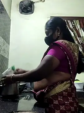 Snapshot of papukurty chatting on 6, 10, 2025 papukurty online show from 6, 10, 2025