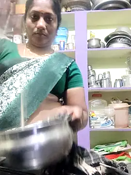 Snapshot of papukurty chatting on 29, 10, 2025 papukurty online show from 29, 10, 2025