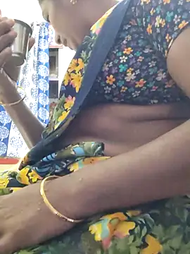 Snapshot of papukurty chatting on 6, 11, 2025 papukurty online show from 6, 11, 2025