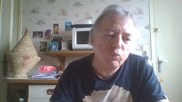 Snapshot of gegevincent chatting on 25, 4, 2026 gegevincent online show from 25, 4, 2026