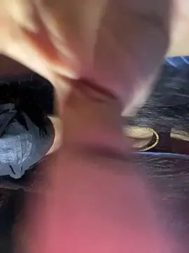 umairahaasan 1 online show from 10, 4, 2026