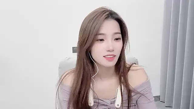 Snapshot of yuyu_77 chatting on 24, 10, 2025 yuyu 77 online show from 24, 10, 2025