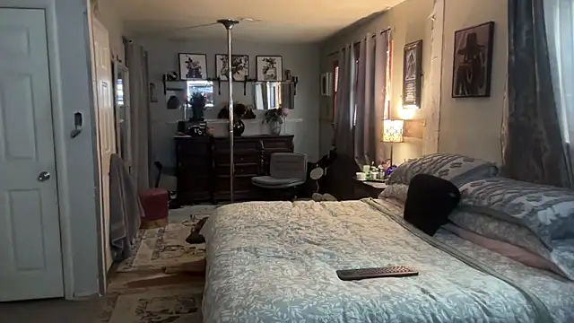 Snapshot of sexyred77713 chatting on 6, 2, 2026 sexyred77713 online show from 6, 2, 2026