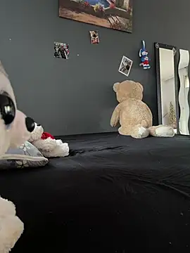 Snapshot of 1Richrichard1 chatting on 27, 5, 2026 1Richrichard1 online show from 27, 5, 2026