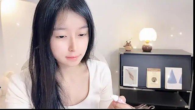 Onechestnut online show from 6, 11, 2025