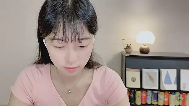 Snapshot of Onechestnut chatting on 19, 5, 2026 Onechestnut online show from 19, 5, 2026