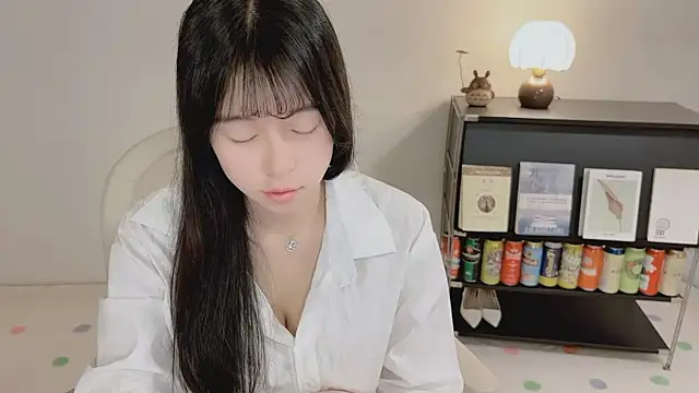 Snapshot of Onechestnut chatting on 21, 5, 2026 Onechestnut online show from 21, 5, 2026