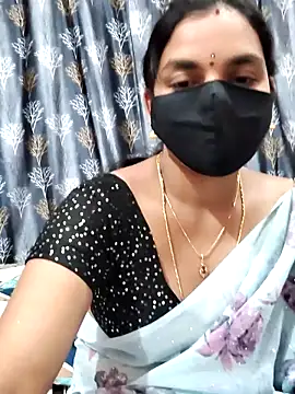 Snapshot of Lalitha-1995 chatting on 8, 2, 2026 Lalitha-1995 online show from 8, 2, 2026