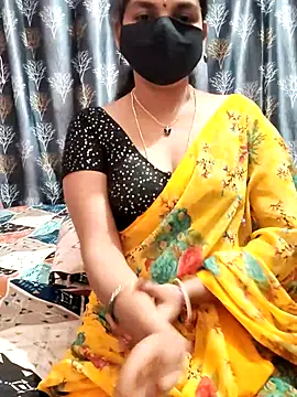 Snapshot of Lalitha-1995 chatting on 18, 2, 2026 Lalitha-1995 online show from 18, 2, 2026