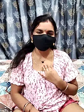 Snapshot of Lalitha-1995 chatting on 4, 3, 2026 Lalitha-1995 online show from 4, 3, 2026