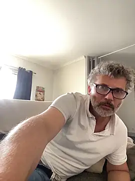 Snapshot of max219 chatting on 4, 5, 2026 max219 online show from 4, 5, 2026