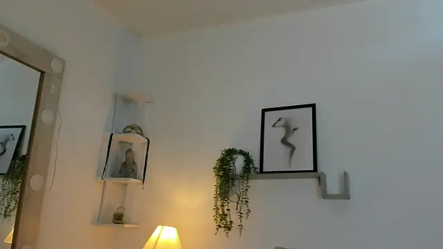 Samanta Monroe online show from 7, 11, 2025