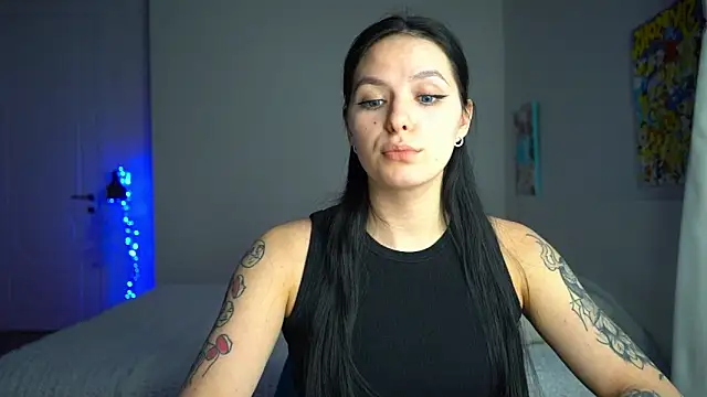 EwelynScott online show from 13, 12, 2025