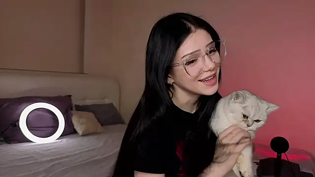 KateHardcastle online show from 24, 10, 2025