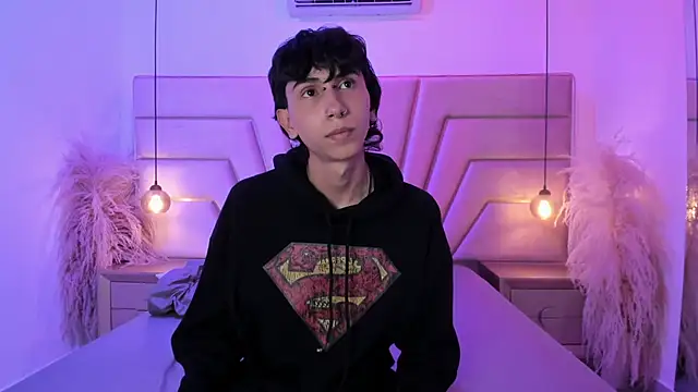 Milan LewisS online show from 17, 2, 2026