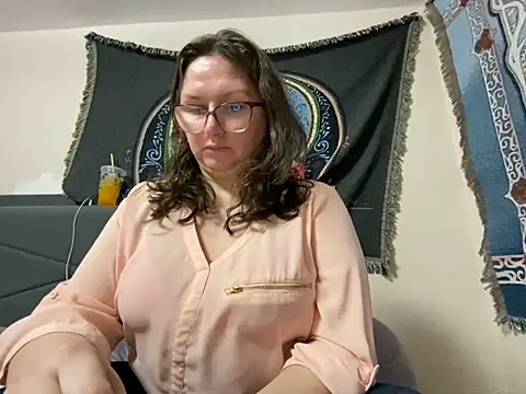 GirlSquirt online show from 5, 4, 2026