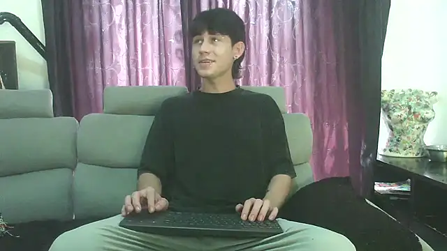 Snapshot of Michael_blue chatting on 13, 5, 2026 Michael blue online show from 13, 5, 2026