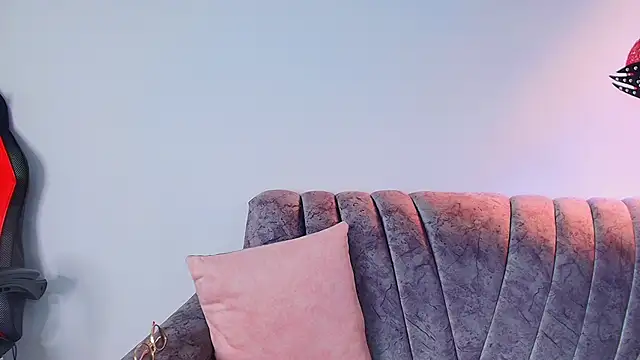 carolinhe  online show from 2, 10, 2025