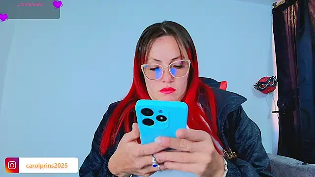 carolinhe  online show from 4, 10, 2025