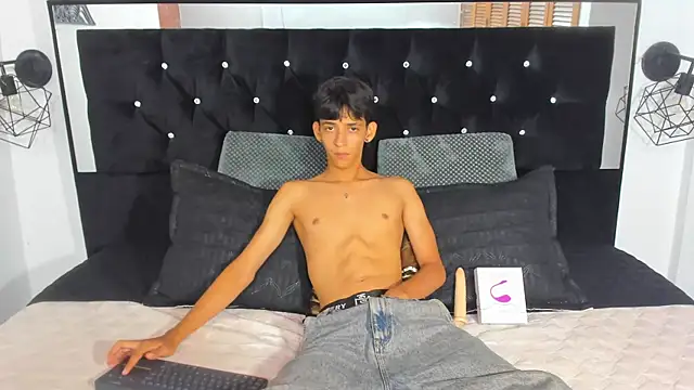 Sebas cat online show from 12, 10, 2025