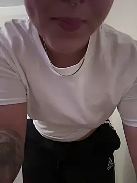 babykalirose online show from 11, 10, 2025