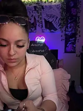 Snapshot of babykalirose chatting on 1, 7, 2026 babykalirose online show from 1, 7, 2026