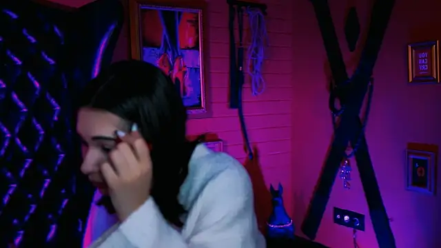 KimClarks  online show from 15, 10, 2025