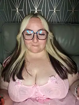 Snapshot of BBW_Diamond_xox chatting on 14, 9, 2025 BBW Diamond xox online show from 14, 9, 2025