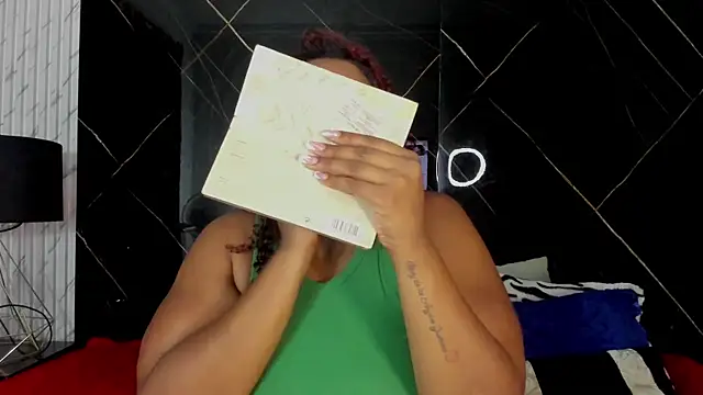 Alaia Gutierrez online show from 12, 9, 2025