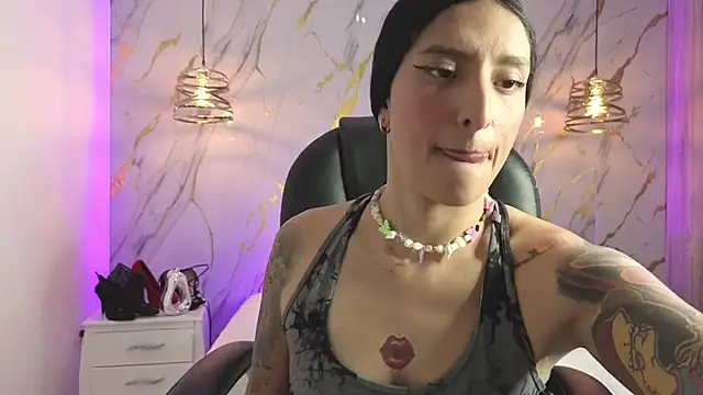 Scaarlettfox online show from 18, 12, 2025