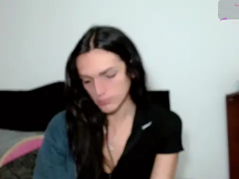 Snapshot of x_isabella_x chatting on 4, 12, 2025 x isabella x online show from 4, 12, 2025