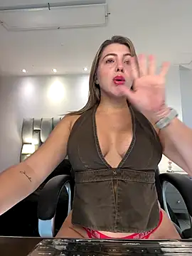 Snapshot of camila_vanucci chatting on 28, 9, 2025 camila vanucci online show from 28, 9, 2025
