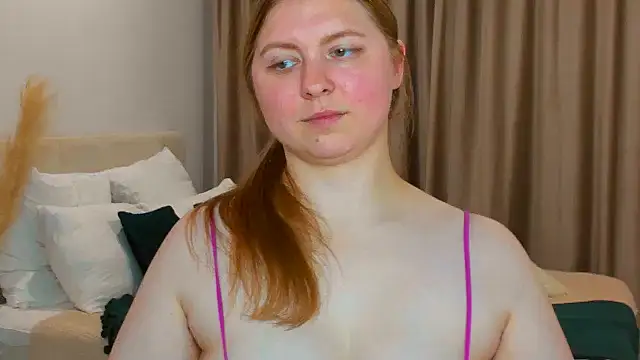 Snapshot of la__fleur chatting on 25, 9, 2025 la fleur online show from 25, 9, 2025
