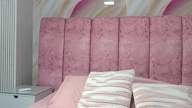 emmacurvy online show from 25, 6, 2026