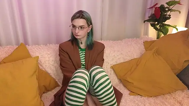 Snapshot of lika_haris chatting on 4, 10, 2025 lika haris online show from 4, 10, 2025