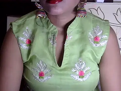 Snapshot of hotee_bhabi chatting on 13, 9, 2025 hotee bhabi online show from 13, 9, 2025