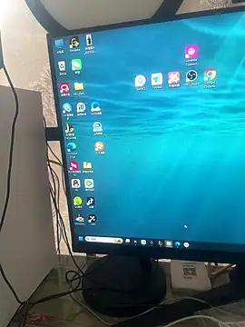 Snapshot of Azyrrgg chatting on 16, 10, 2025 Azyrrgg online show from 16, 10, 2025