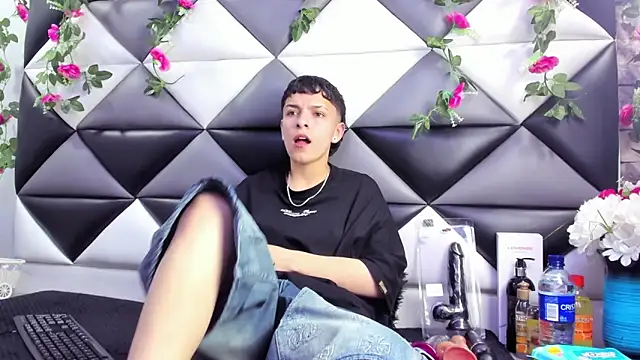 Megan Thompson  online show from 18, 10, 2025