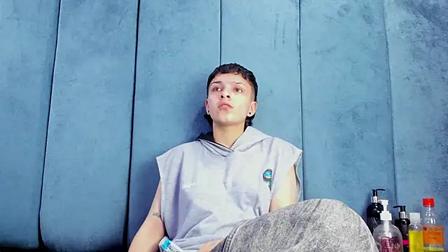 Megan Thompson  online show from 27, 2, 2026