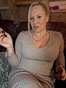 Bouncy-Bella28X online show from 5, 12, 2025