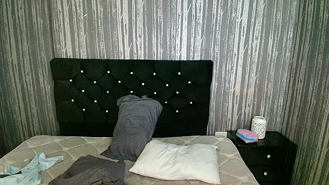 Snapshot of Alicee_Moonn chatting on 5, 5, 2026 Alicee Moonn online show from 5, 5, 2026