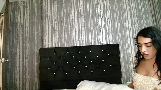 Snapshot of Alicee_Moonn chatting on 19, 5, 2026 Alicee Moonn online show from 19, 5, 2026
