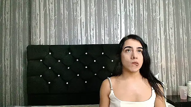 Snapshot of Alicee_Moonn chatting on 20, 5, 2026 Alicee Moonn online show from 20, 5, 2026