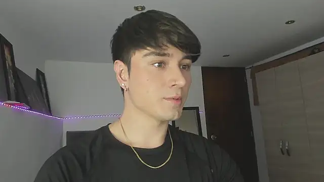 Snapshot of stevve_14 chatting on 31, 10, 2025 stevve 14 online show from 31, 10, 2025