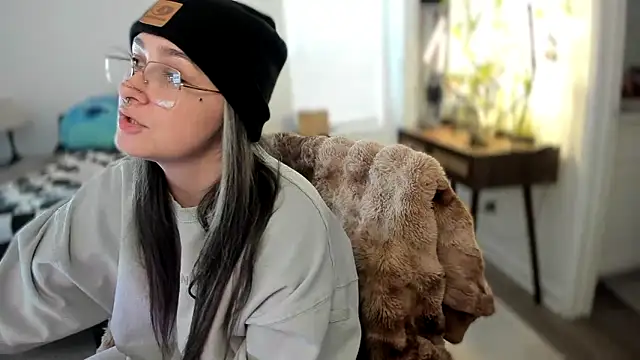 Alix Valentine online show from 13, 11, 2025