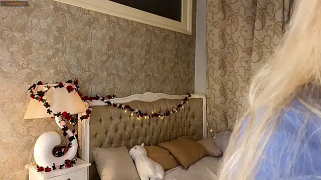 Snapshot of Emma_Frosty chatting on 7, 11, 2025 Emma Frosty online show from 7, 11, 2025