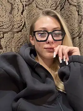 ChristyMarshall online show from 28, 10, 2025