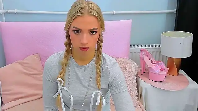 EvetteRose online show from 14, 10, 2025