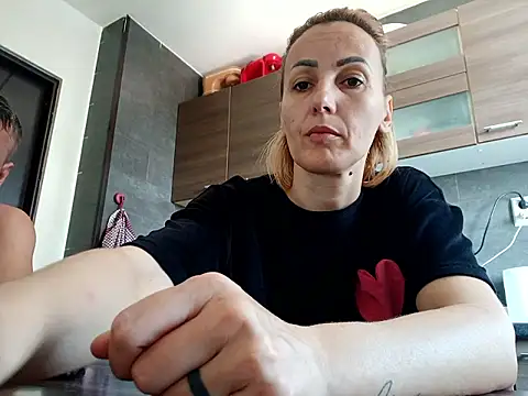 Aly-john1985 online show from 9, 9, 2025